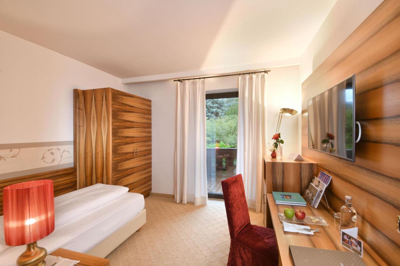 Hotel Hohenwart Schenna Eksteriør billede